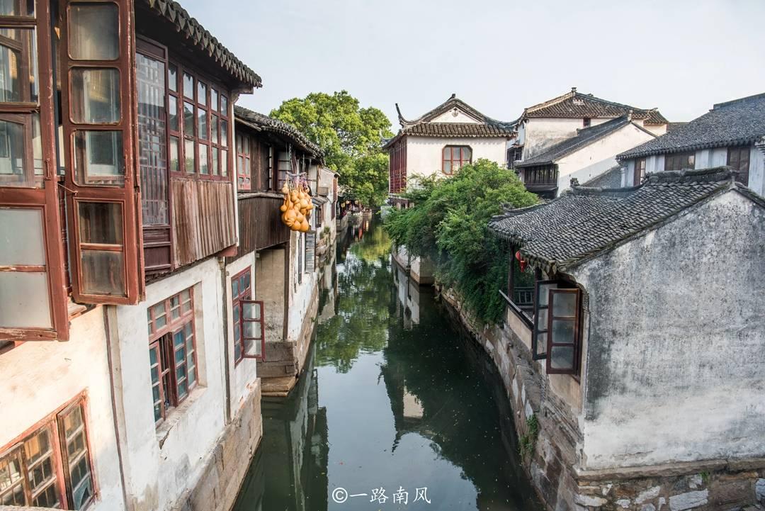 青岛警方查获多起非法生产、经营、运输、储存烟花爆竹案件
